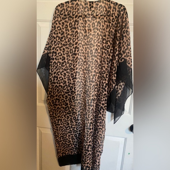 Steve Madden Shawl Wrap Open Leopard Print Cardigan - Picture 2 of 3